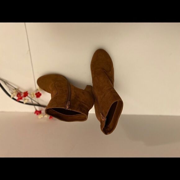 🛍Mossimo Supply co. Ankle  Suede Platform boots Size:9 - Picture 6 of 6